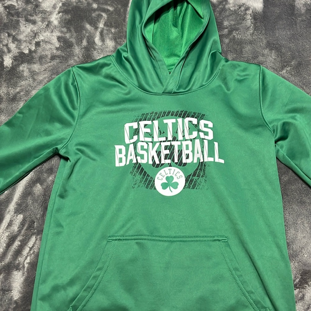 Boys 14-16 Celtics dry fit hoodie. Never worn. No tags